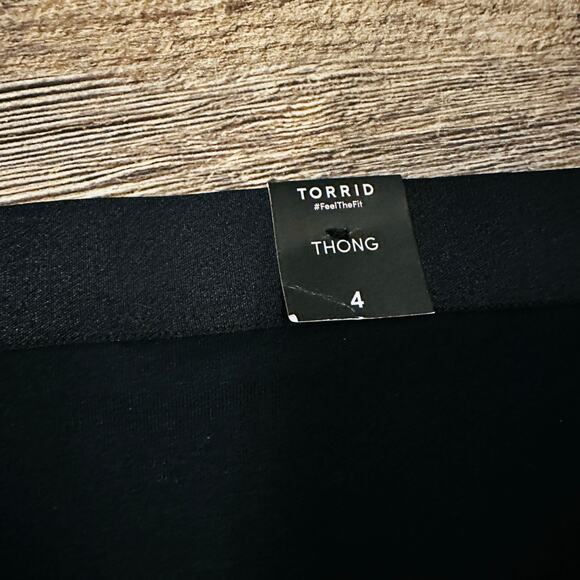 Torrid Mid rise Black Thong 4X - Picture 3 of 5